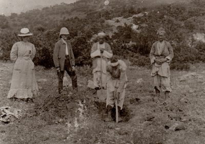 Near_Haruniye_Burial_Armenian_Massacre_Victims_1909