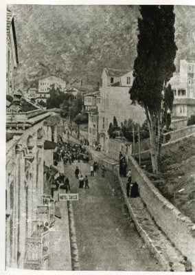 Trebizond_Armenians_pursued_in_the_streets