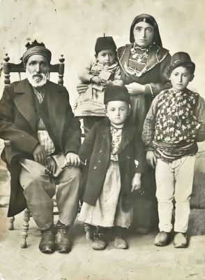 Divirigi_Armenian Family